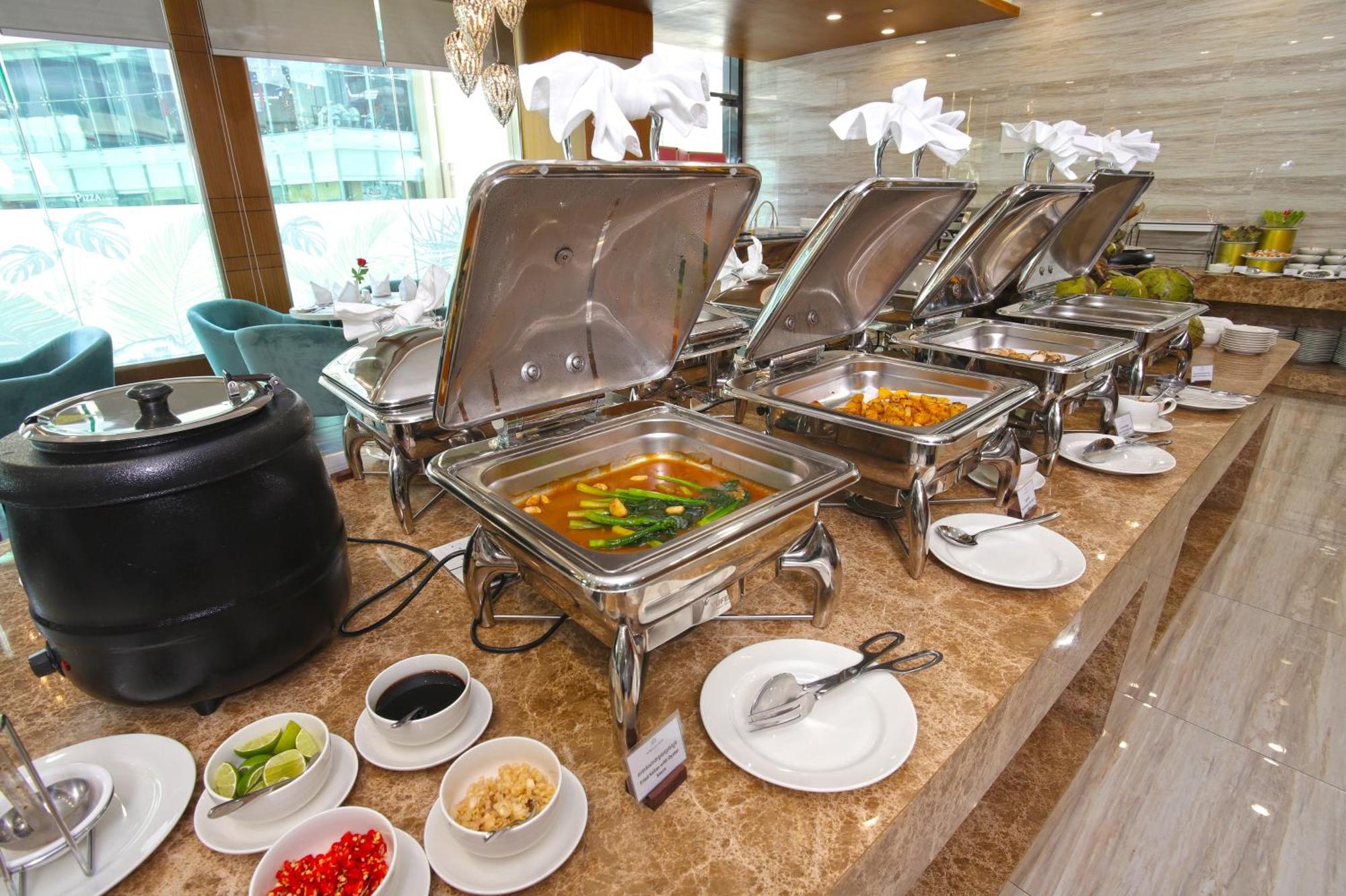 Olympia City Hotel By Dara Phnom Penh Esterno foto